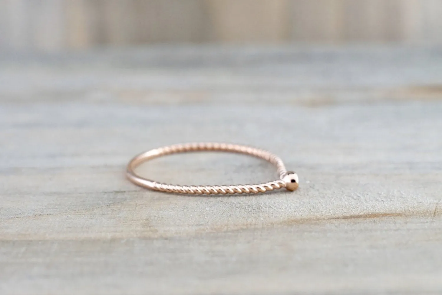 14k Rose Gold Round Cut Diamond Bezel Fashion Ring Rope Design Band