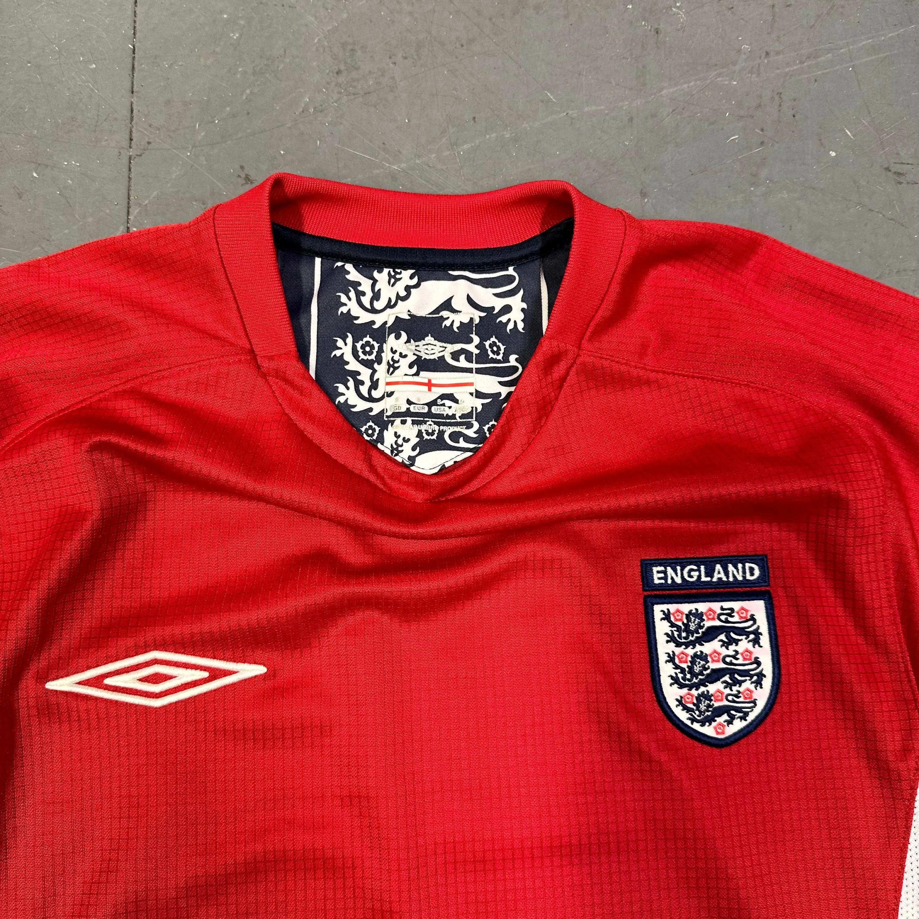 Umbro England 2006/07 Training Shirt In Red ( S )